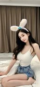男生的坤坤伸入女生的嘴 